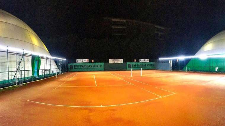éclairage LED des courts de tennis