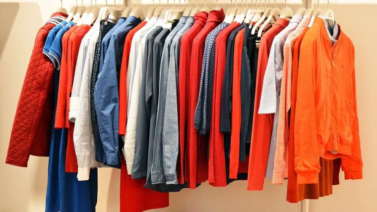 Comment trouver le bon grossiste de vêtements en ligne
